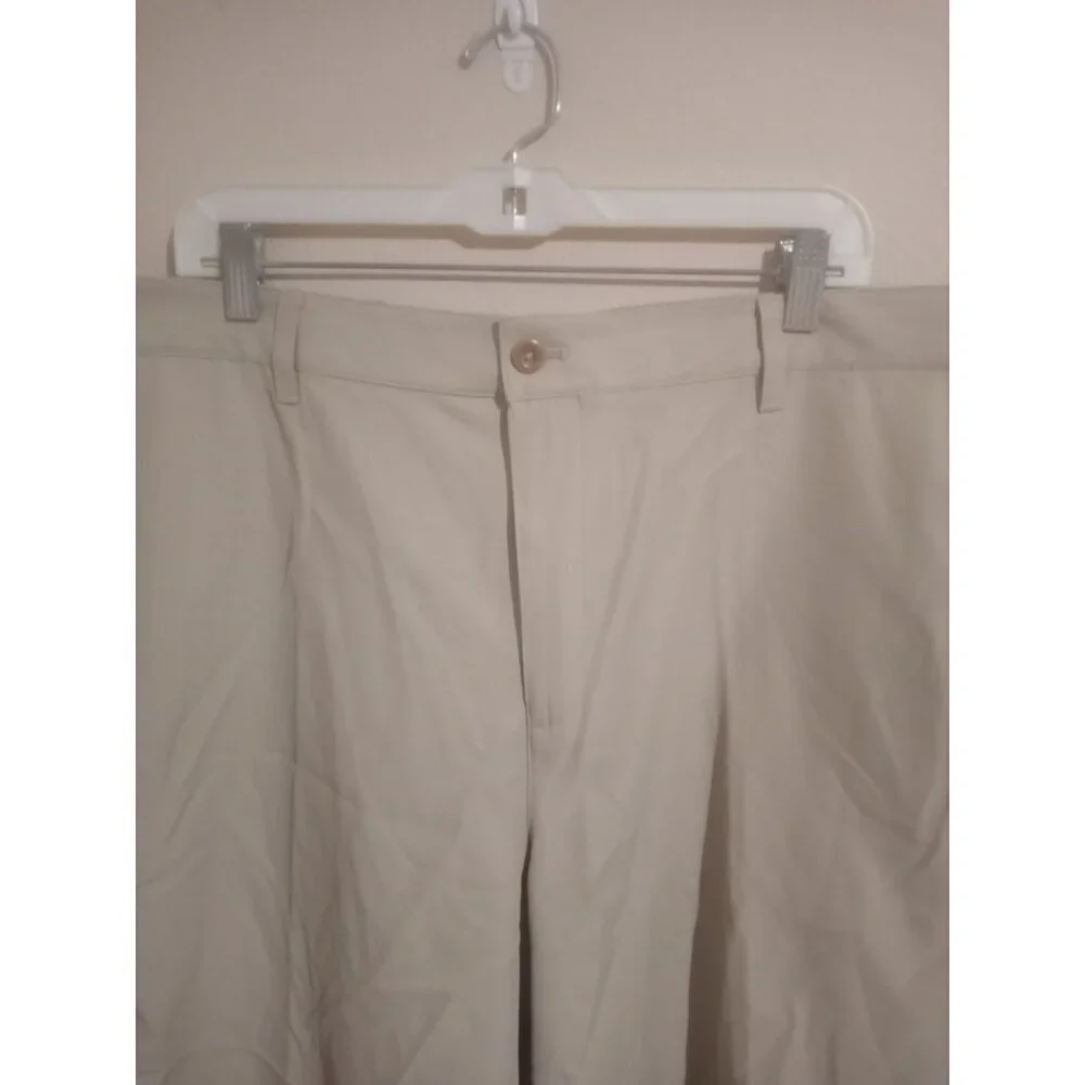 Izod Golf Shorts Mens 42 Brown Classic Fit Stretch Wicking Sun Control Poly New
